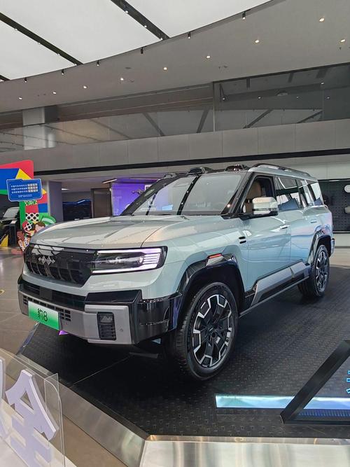 成都105比亚迪方程豹硬派越野的爆款，英菲尼迪35周年与你共成长